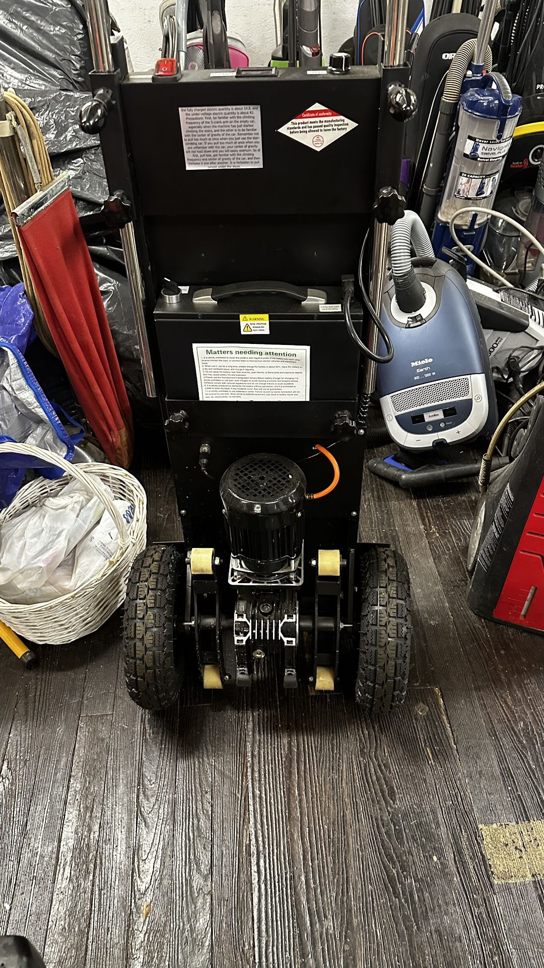 Electric stair climbing dolly