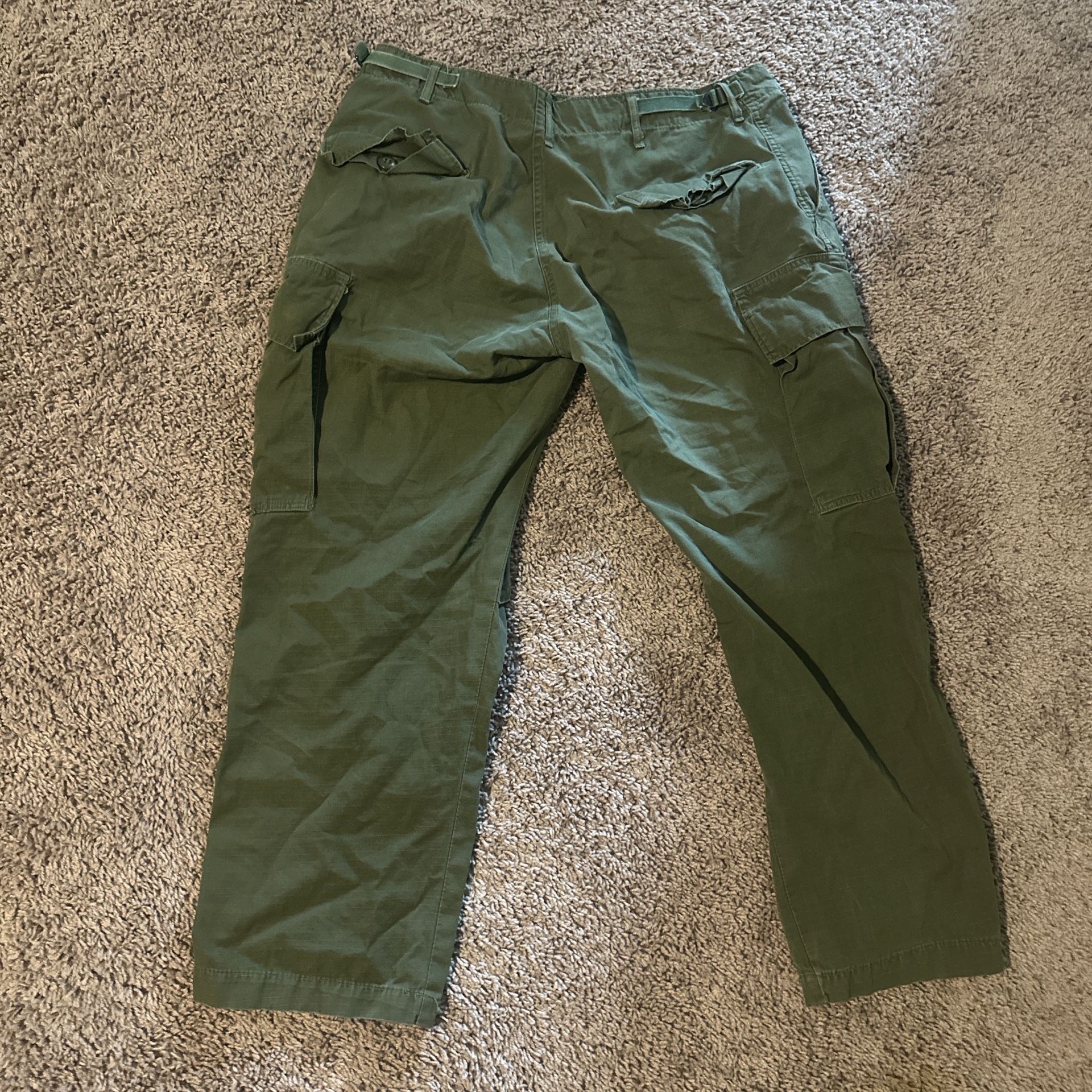 Green Cargos Size Medium