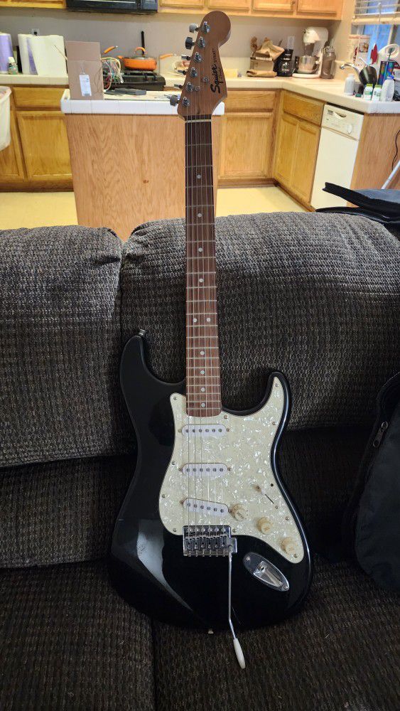 Fender Squire Cxs Strat Guitar And Amp. . Excellent Condition Made By Axl