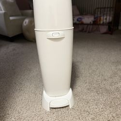 Diaper Genie Complete Pail (White)