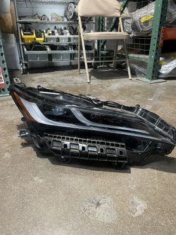 2021-2024 Toyota Venza Right Headlight