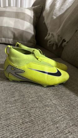 Nike Soccer Cleats 3Y