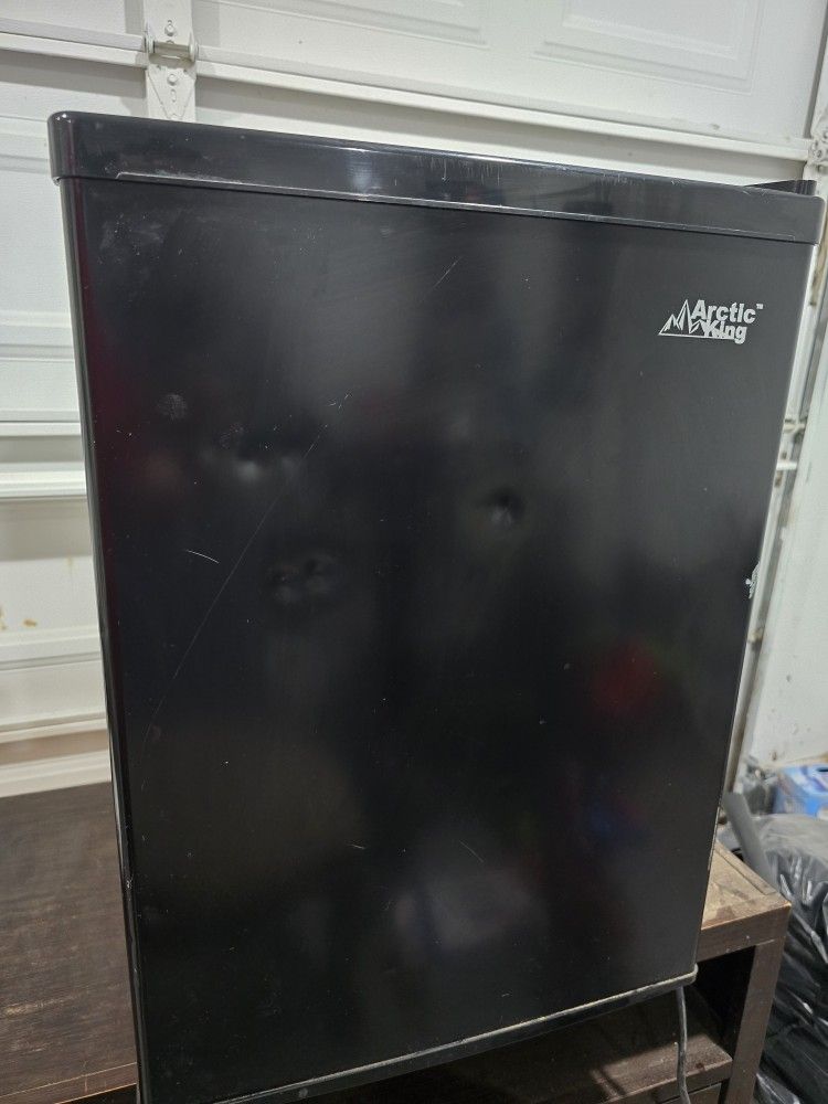 Artic King Mini Fridge