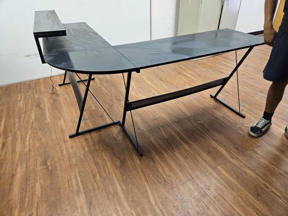 Computer desk