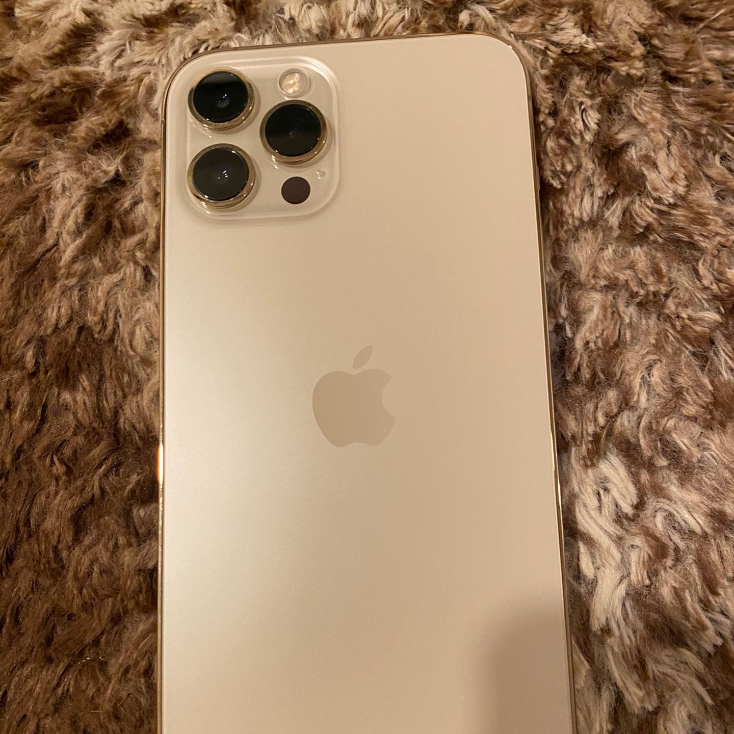 Apple IPhone 12 Pro Max 256gb Gold iOS 16 Unlocked For Any Carrier Battery Health 100% for Sale in Hayward, CA - OfferUp Apple IPhone 12 Pro Max 256gb Gold iOS 16 Unlocked For Any Carrier Battery Health 100% for Sale in Hayward, CA - OfferUp