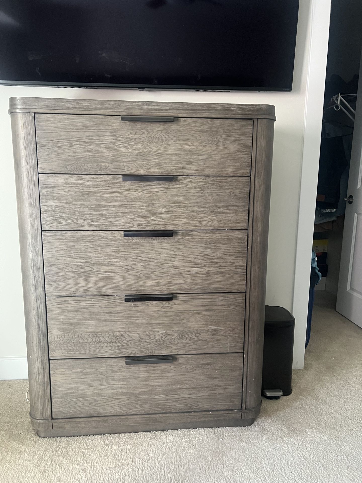 American signature, grey