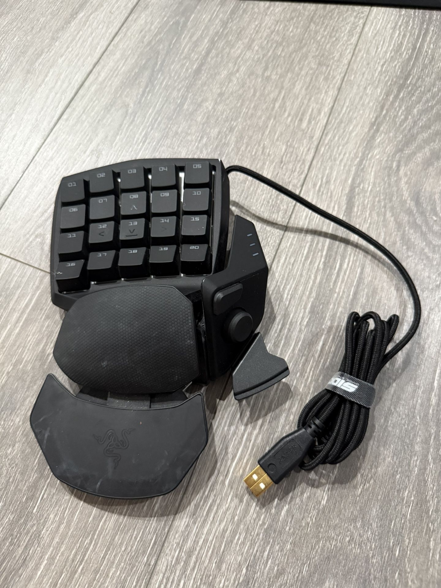 Razer Orbweaver Chroma Left-Hand Mechanical Gaming Keypad Device Black