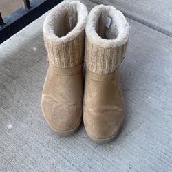 Women’s Snow Boots Size 10