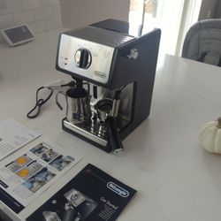 DēLonghi Easy Serving Espresso Machine