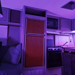 25' FLEETWOOD TRAVEL TRAILER 