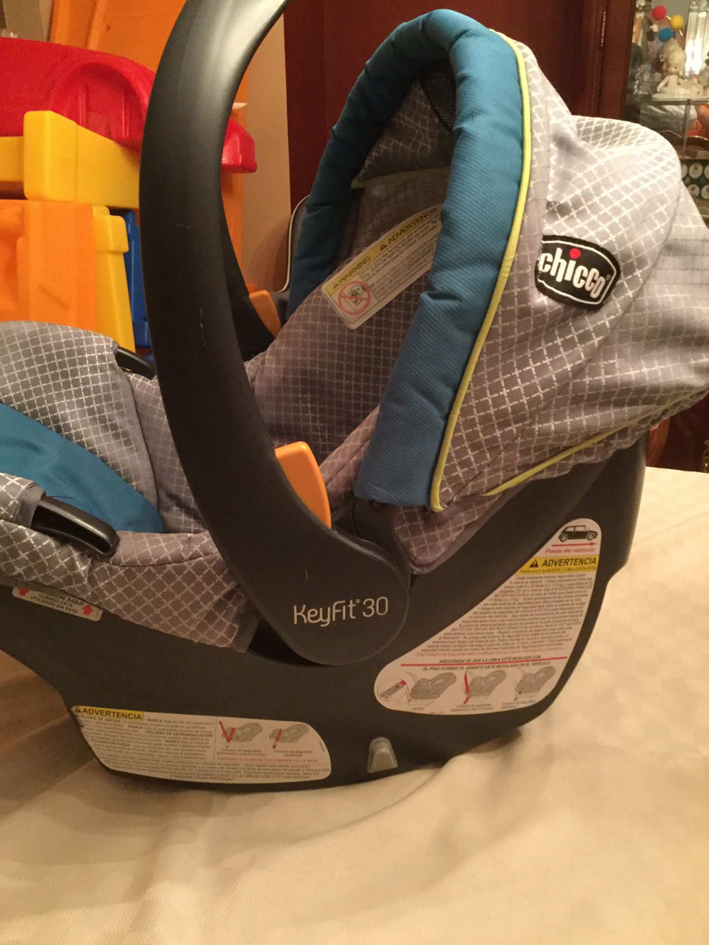 Chicco key fit infant car seat &3 bases