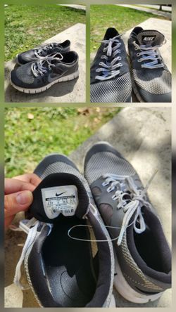 Nike Free Gray & Black Flexible Running Shoes