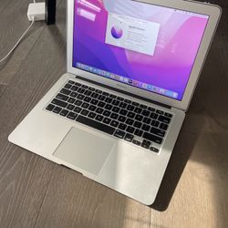 2015 MacBook Air 13 Inch i7