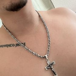 Pure Silver Necklace With Jesus Christ On The Cross Pendent