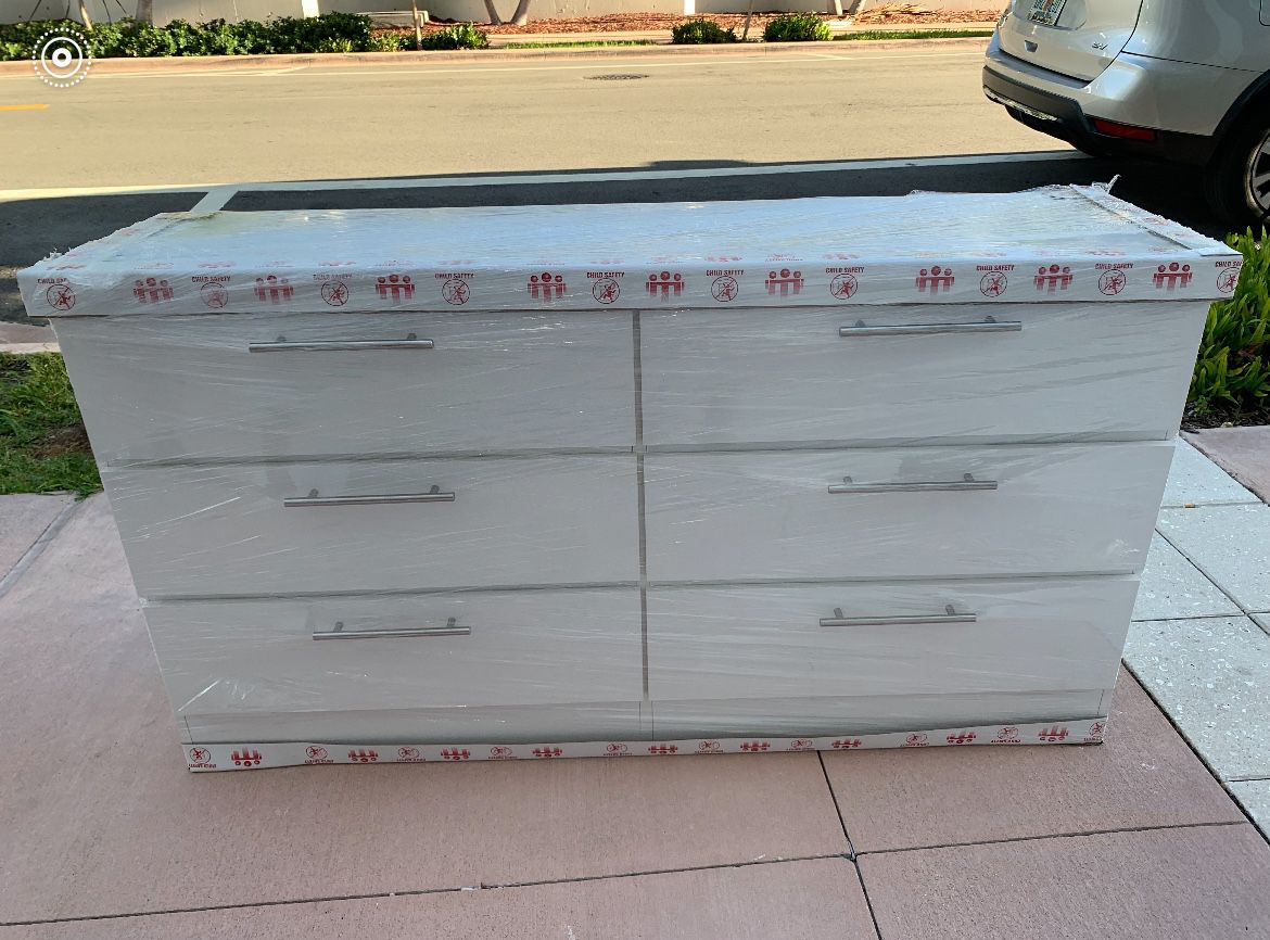 White Dresser With 6 Drawers Brand 