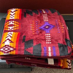 King Size Comforter & 2 King Pillow Cases 