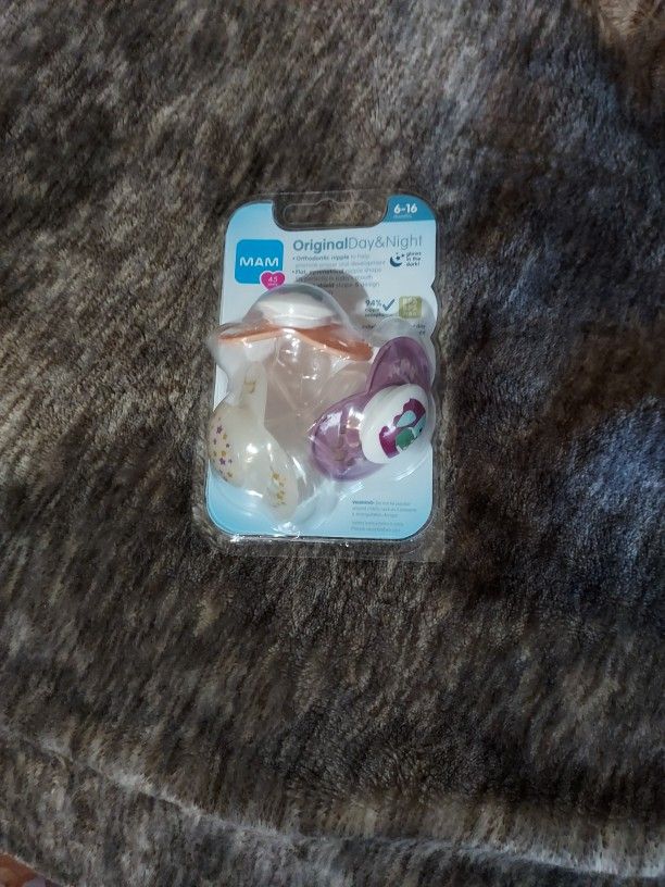 Pacifier Girl 6-16m