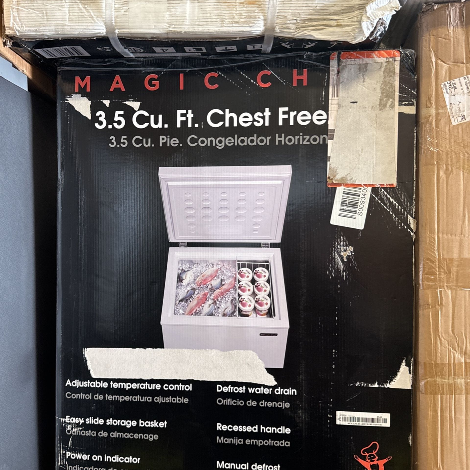 Magic Chef 3.5 cu. ft. Manual Defrost Chest Freezer in White