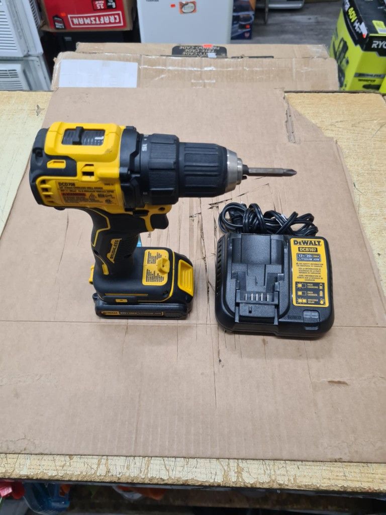 DEWALT
ATOMIC 20V MAX Cordless Brushless Compact 1/2 in. Drill/Driver
(Model: DCD708)