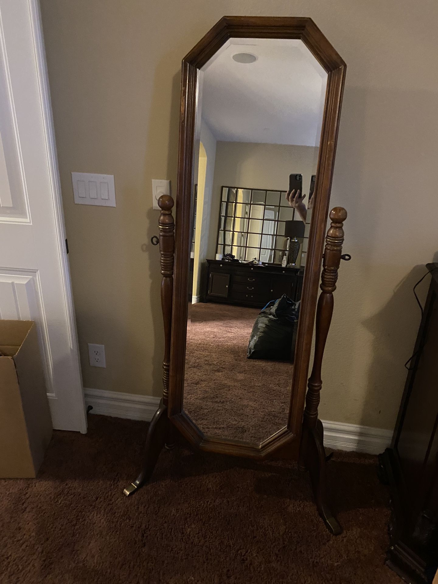 Cheval Mirror. $450 Or Best Offer 64 X 19“