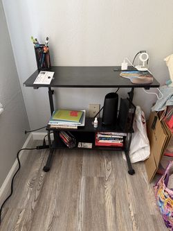 Desk/standing desk
