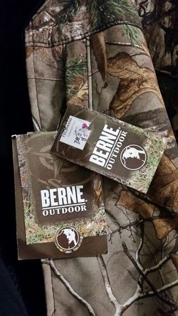 Berne Outdoor Shedhorn Soft-shell Jacket Realtree Extra Green pattern.