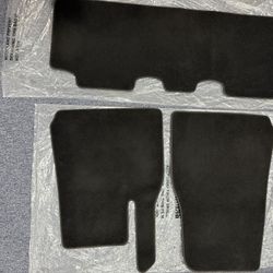 Tesla Model Y (2020-2025) - Carpet floor mats - Tesla Original/OEM