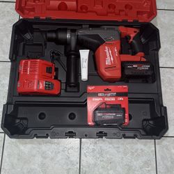 Milwaukee 1-9/16 SDS Max Rotary Hammer Kit With XC8.0 Forge Battery 