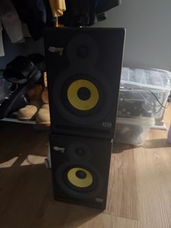KRK rokit powered 5 speakers
