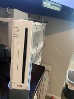 NINTENDO Wii Console System White With Games And Cables for Sale in  Orlando, FL - OfferUp