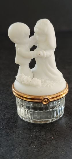 Precious Moments Bride & Groom Porcelain 3" Hinged Ring Trinket Box