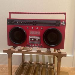 Vintage Style Pink Bluetooth Speaker
