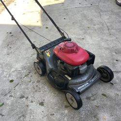 HONDA LAWN MOWER SELF PROPELLED WORKS FINE 