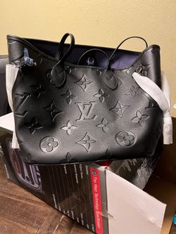 Lv purse/handbag