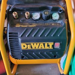 2.5 Portable Dewalt Air Compressor & Pressure Hose