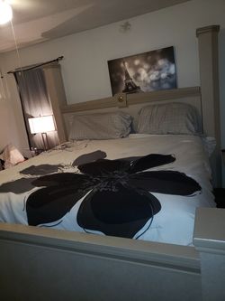 King size bed set
