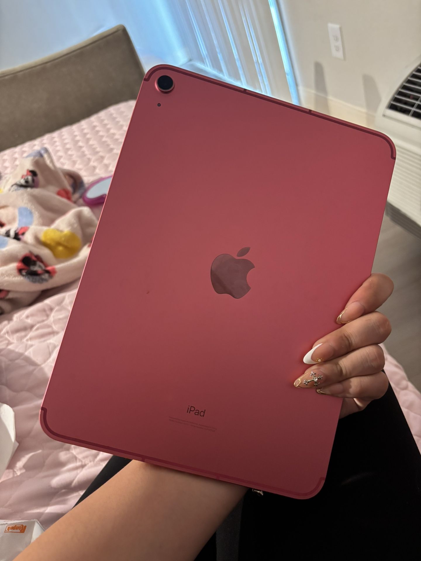 10th Generation iPad (WIFI & CELLULAR)