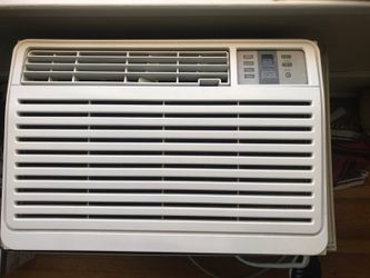 Samsung in window air conditioner for Sale in San Diego CA
