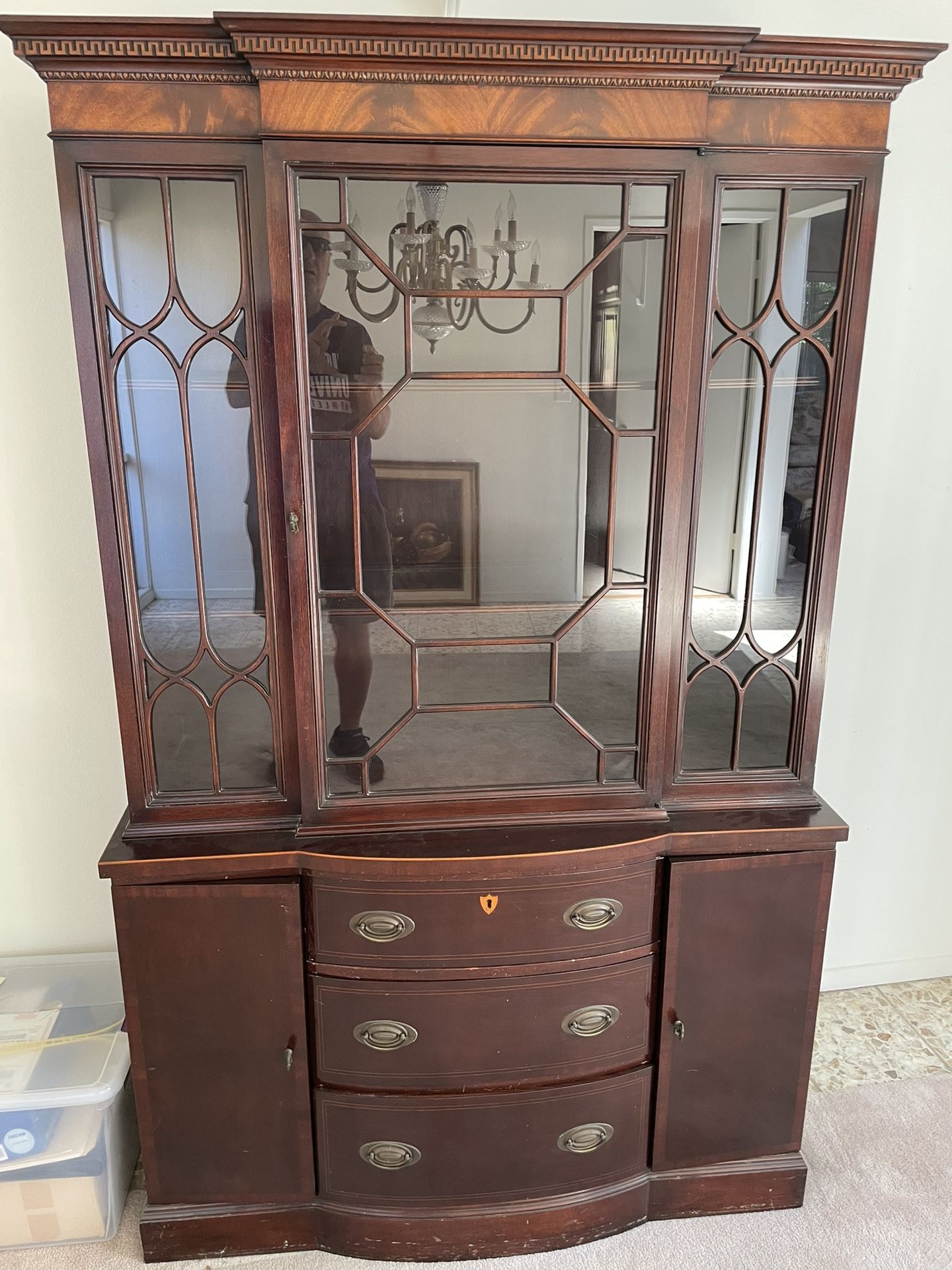 Free China Cabinet