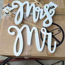 Brand New Mr & Mrs Sign
