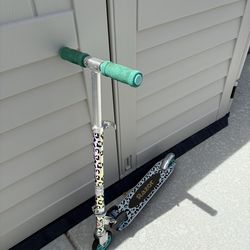 Razor A Scooter - Leopard Teal