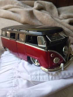 1962 21 window Volkswagen bus scale 1/24
