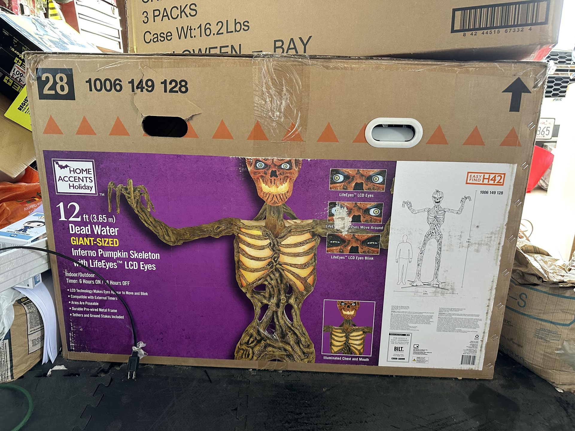 12 Ft Rotten Patch Giant-Size Inferno Pumpkin Skeleton With Lcd Eyes