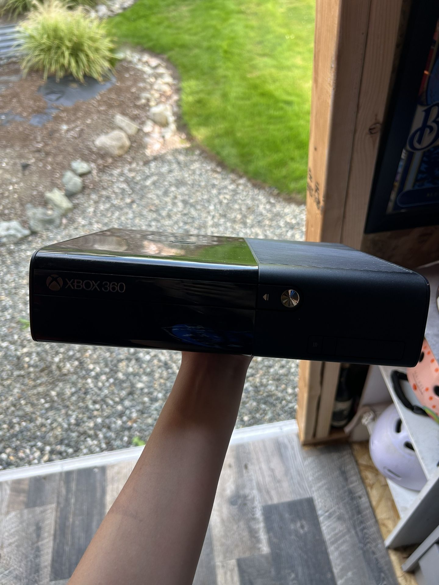 X-box 360 w/ Controllers
