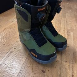 Thirty two Shifty Boa