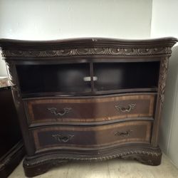Dresser 2  drawer wooden