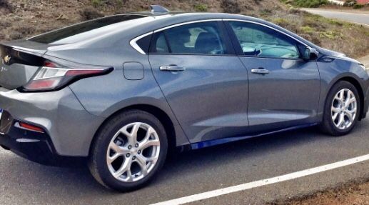 Chevy Volt Rims 17” no rash, center caps included