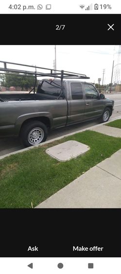 Chevy Silverado Gris.