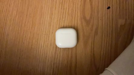 AirPod 4 with nosie cancellation