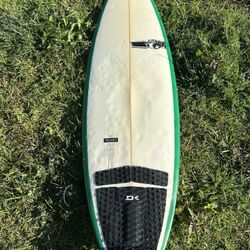JS Short Board Surfboard 5’9”